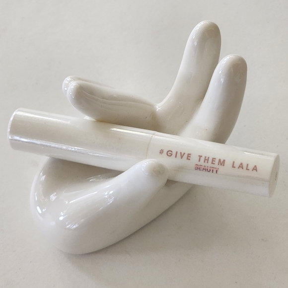 🤨 Give Them LaLa Clear Brow Gel - Picture 3 of 10